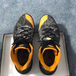 Kyrie 4